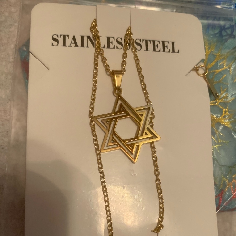 NEW Gold Star of David Megan Pendant Necklace Unisex Women Men NWT